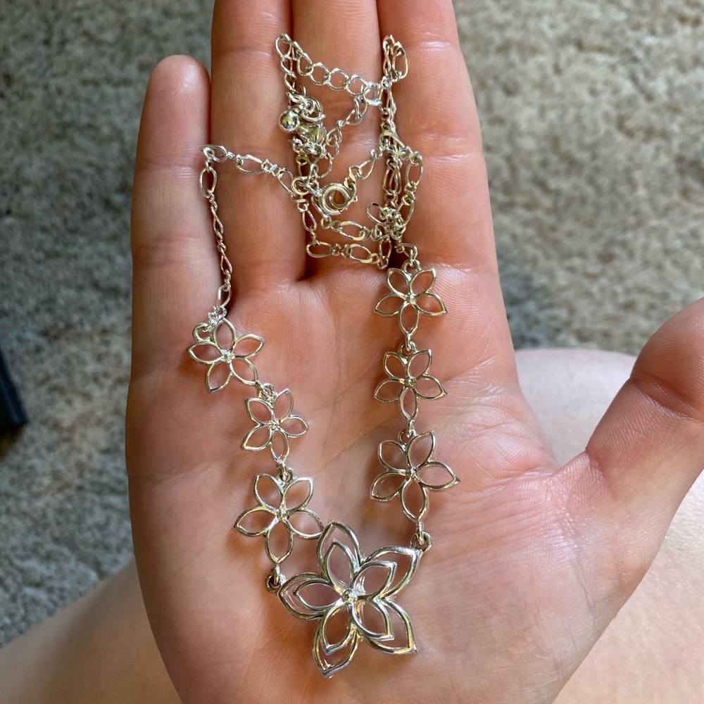 Flower necklace